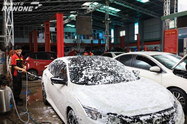 rửa xe ô tô