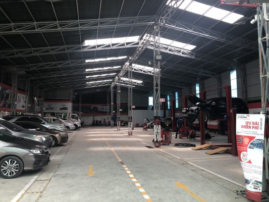 xưởng ô tô