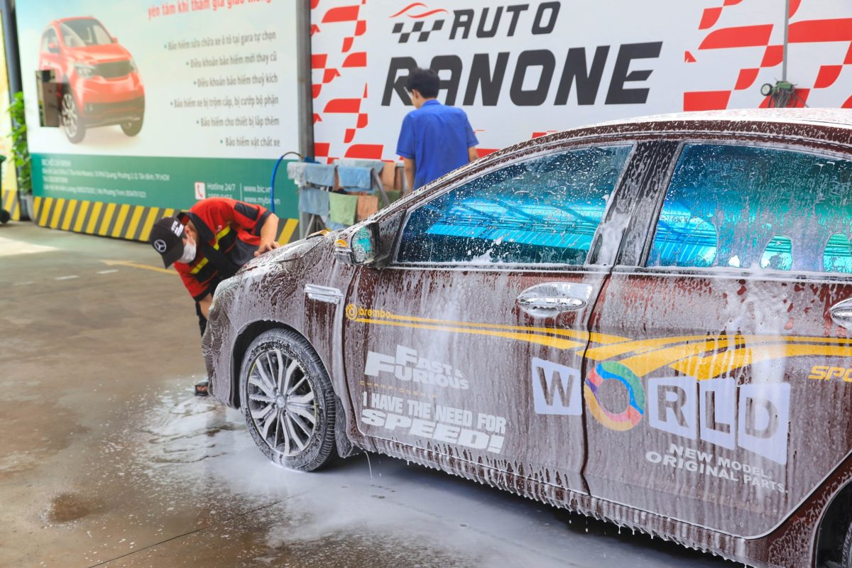 rửa xe ô tô gần đây