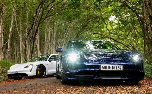 chụp hình với ô tô