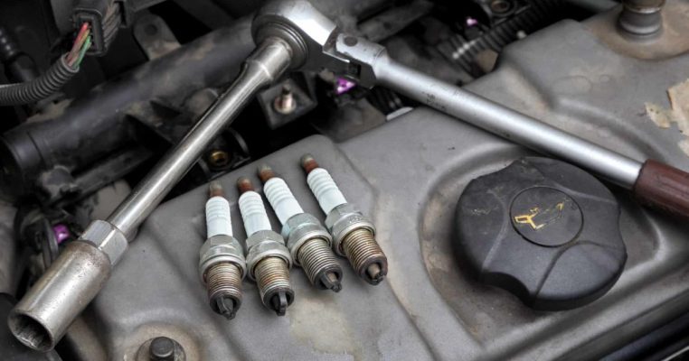 mốc bảo dưỡng ô tô