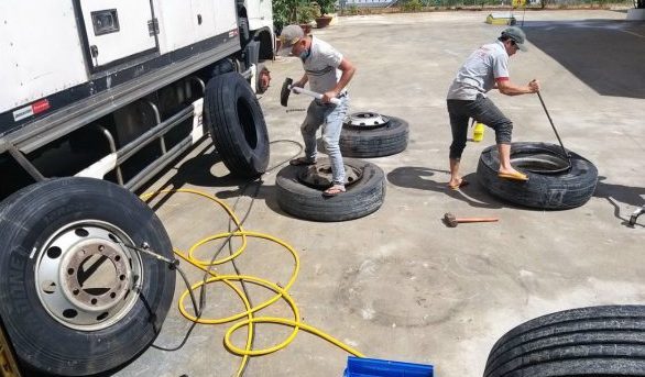 cuu ho lốp ô tô lưu động