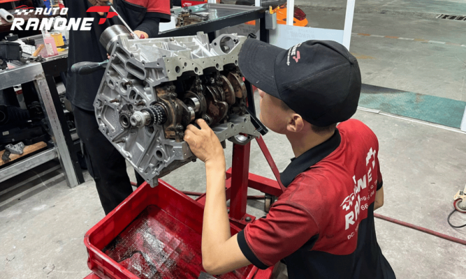 cửa hàng sửa chữa ô tô