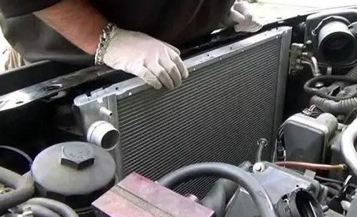 sửa chữa két nước làm mát