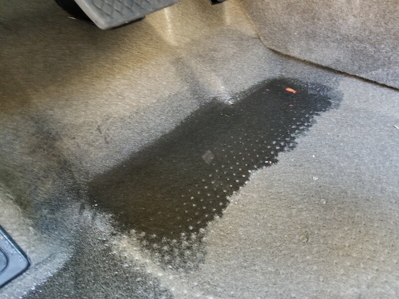 máy lạnh ô tô rò rỉ nước