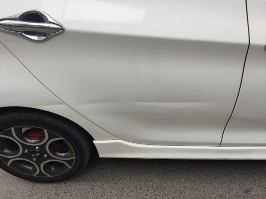 móp cửa xe ô tô