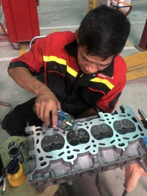 đại tu động cơ ô tô Ford