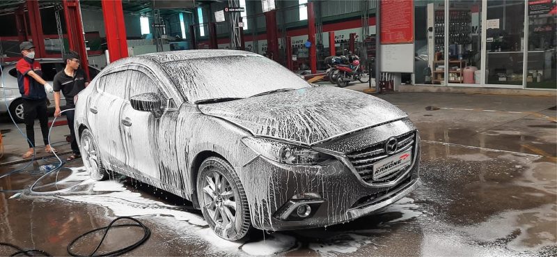 rửa xe ô tô