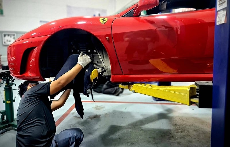 sửa xe ferrari
