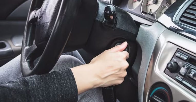 xe ô tô khó nổ máy